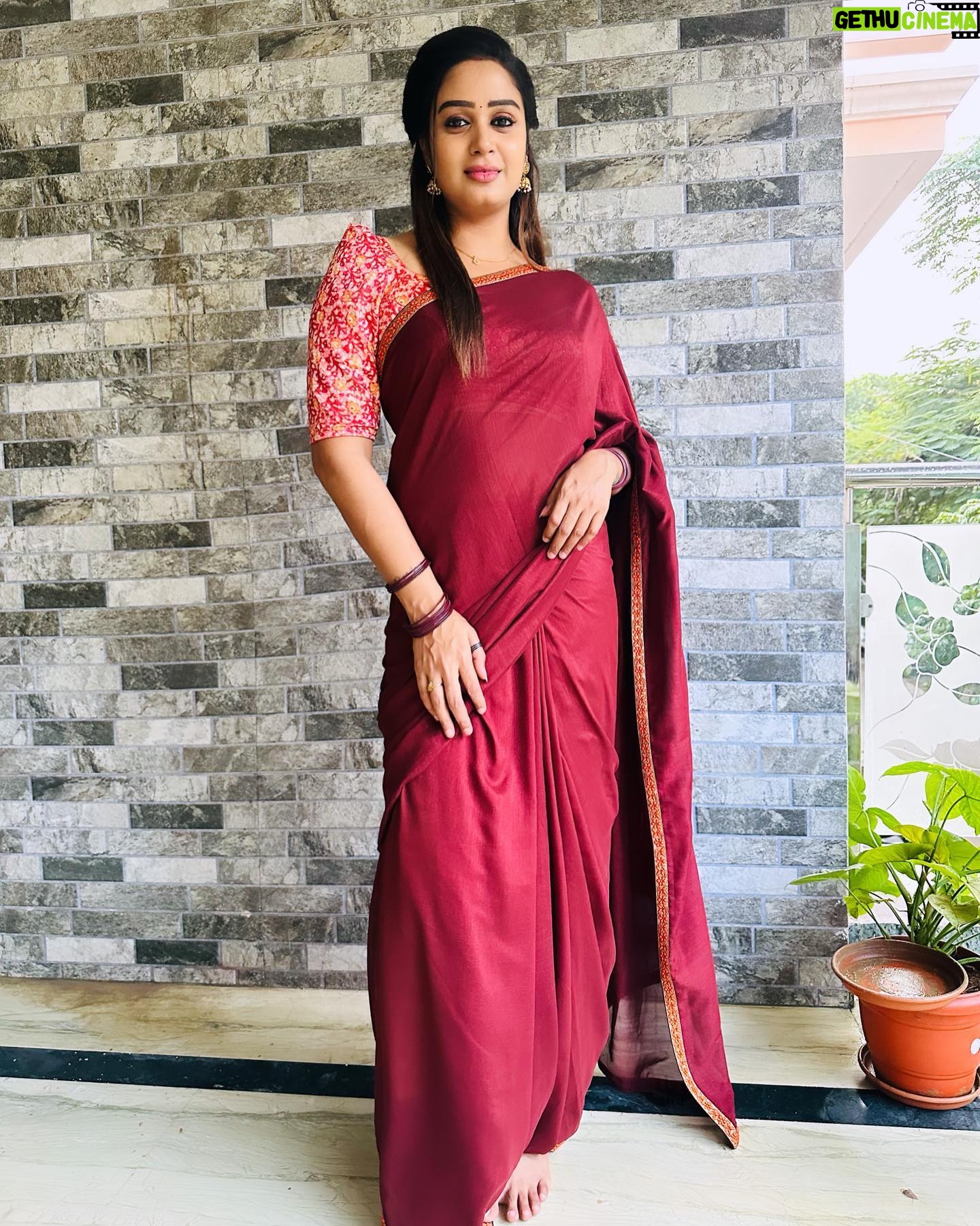Riya Vishwanathan Instagram - Festive season with @sdduniqueboutique_97 . . . #sareelover #loveforsaree #sandakozhi #zeetamil #maha #riyavishwanathan