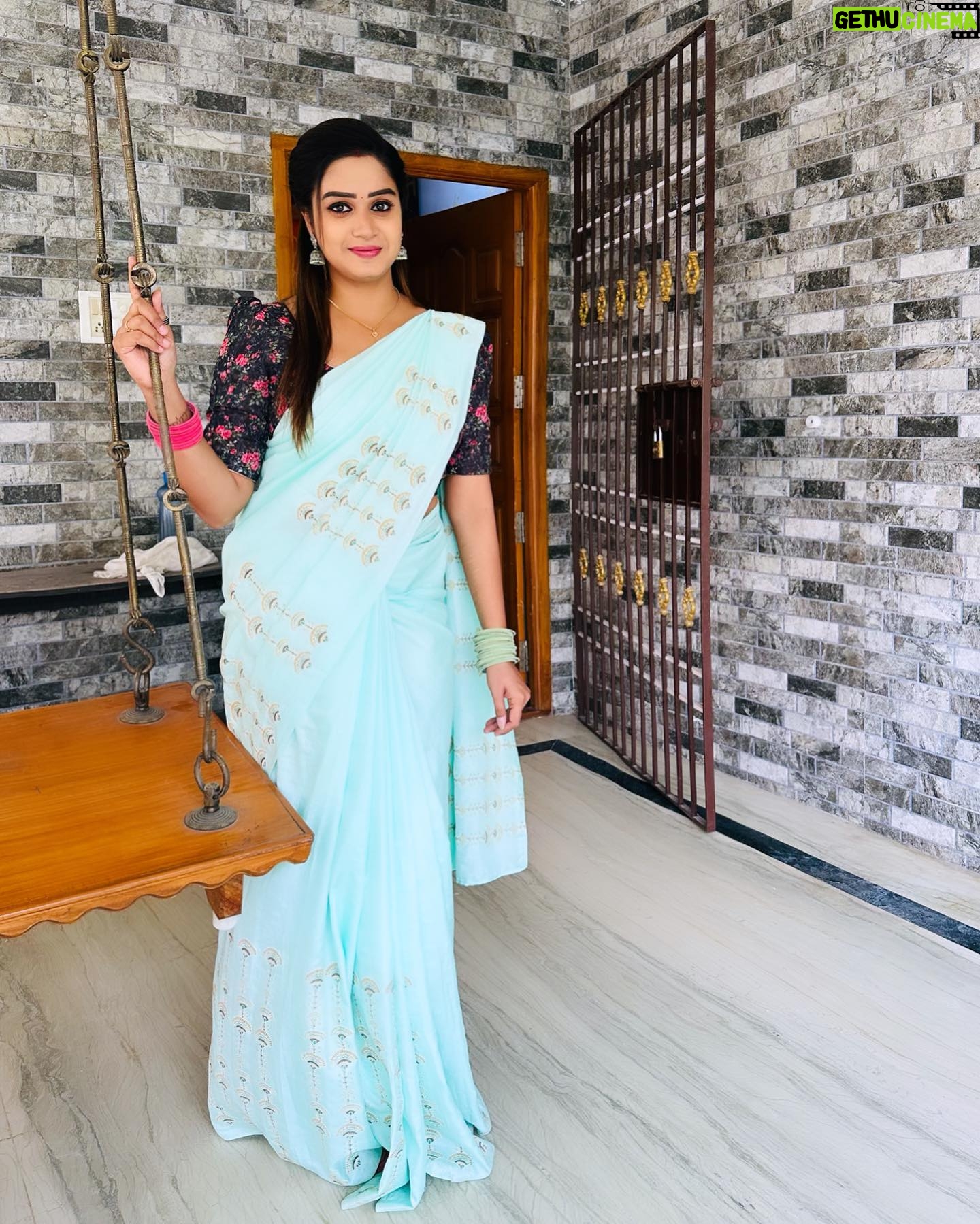Riya Vishwanathan Instagram - Festive season with @sdduniqueboutique_97 . . . #sareelover #loveforsaree #sandakozhi #zeetamil #maha #riyavishwanathan