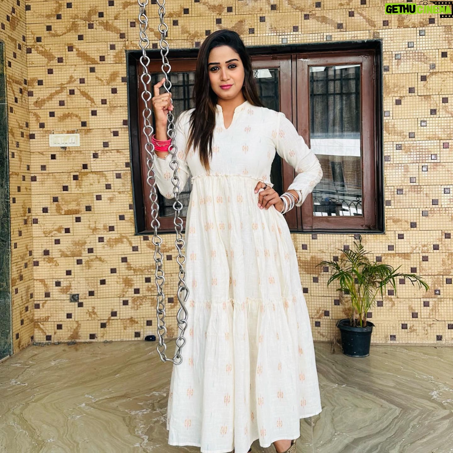 Riya Vishwanathan Instagram - Salwar @tada__store . . . Pc @niyazj_official . #picoftheday #newpost #maha #riyavishwanathan