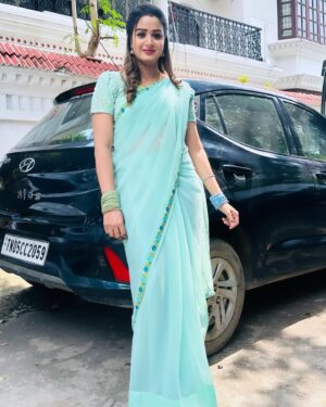 Riya Vishwanathan Instagram - Saree and blouse @sdduniqueboutique_97 
.
.
#pic #picoftheday #pose #shooting 
#sandakozhi #maha #zeetamil 
#riyavishwanathan