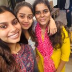 Riya Vishwanathan Instagram - RATHAMAAREY 🫂 My kids ❤️ my love @rishika.viswanathan @pavithraa_v you guys are the best thing happened in my life ❤️🥰 . . . #sisterslove #bonding #siblings #love