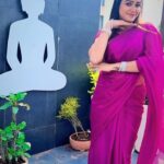 Riya Vishwanathan Instagram - Kutty ma 💜 . . Saree @march8collection Blouse stitching @saleemakamal Location @rajkamalshootinghouse . . #réel #reelsinstagram #reelitfeelit #reelkarofeelkaro #saree #sareelovers #shoot #shootdiaries #maha #sandakozhi #zeetamil Riya Vishwanathan