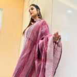 Riya Vishwanathan Instagram - Beautiful salwars @sarees_wholesale_collection Salwar stitching @abarnasundarramanclothing . Thank you both ❤️ . . #post #picoftheday #pic #salwarsuits #serialshoot #sandakozhi #zeetamil #maha #riyavishwanathan
