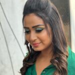 Riya Vishwanathan Instagram - Mobile Clicks Raw Pics💯 Makeover for Gorgeous @riya.vishwanathan ❤️ @kalaiartistry Hair @uma_rajesh_makeupartistry For Bridal Bookings Contact 9884700039 @kalaiartistry