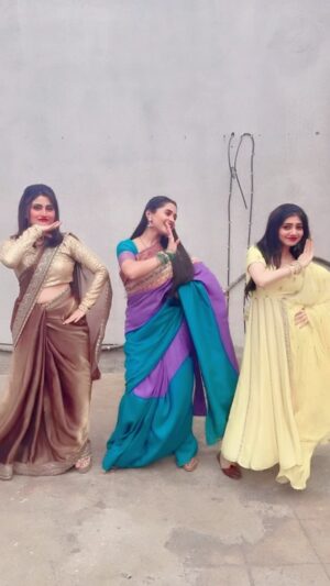 Riyanka Chanda Instagram - Offscreen bond of Sushma-ketki and ruby❤️. Keep watching #anokkabandhan only on @dangal_tv_channel  VC- @iamgopesh  #reels #instagood #instadaily #viral #trendingreels #saami #pushpa