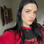 Rizha Instagram – que estructura osea mas dramática lpm que es esa silueta como voy a tener los mofletes y la barbilla tan salidos JAJAJAJAJA