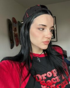 Rizha Instagram - que estructura osea mas dramática lpm que es esa silueta como voy a tener los mofletes y la barbilla tan salidos JAJAJAJAJA