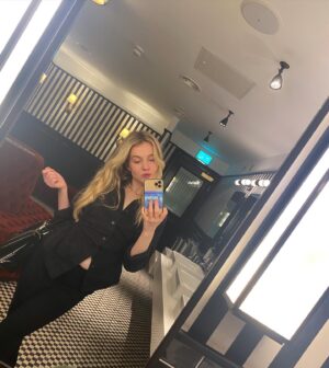 Roan Curtis Instagram - Dublin, you were perfect ✨ Thank you again @thegreendublin for having me and for absolutely spoiling me. It was a perfect stay ❤️

(pls disregard the insane claw  absolutely gripping my phone in slide 1 I’ve got stupid little hands and can’t reach the button any other way lol)