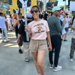 Robin Thede Instagram – I can’t believe it’s been a year. Sending strength to all my fellow union members! #FBF