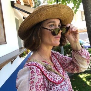 Robin Tunney Instagram - I know this is hard to believe but I wasn’t posing in this very posed looking picture. I swear to God.