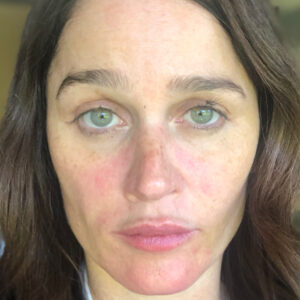 Robin Tunney Instagram - This is what an incredibly sick and rundown middle aged lady  looks like when @jennakristina and @sunniebrook come and transform her to go on tv. Swipe and see what I looked like when I took my makeup off. The people you see on tv and in magazines have the best artists in the business making them look the best they possibly can. When we take the mask off sh** gets real people. Trust me. And watch #thefixabc on Monday.