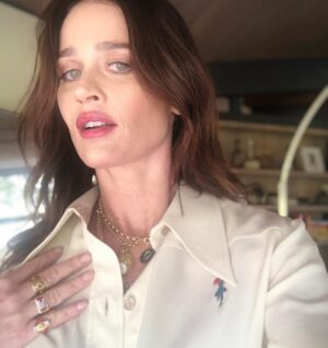 Robin Tunney Instagram - Dripping in jewelry before I have to return it tomorrow at 1pm. Beth is taking it all back and I’m convinced it’s my new look. Like my dirty tee shirts and jeans won’t mater if I’m drowning in these babies. I feel a distinct connection to #elizabethtaylor for the first time in my life. May that goddess Rest In Peace.