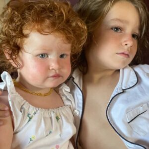 Robin Tunney Instagram - They only cuddle in pictures. For bribes.