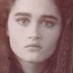 Robin Tunney Instagram – Dear early 90’s, May  I  please have my eyebrows back?  Sincerely, Robin Tunney