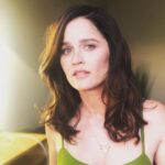 Robin Tunney Instagram – I wore a green bathing suit on @busytonighttv because I wanted it for our trip to Hawaii but I could not justify it unless it was for work! I wore a bathing suit on television hoping it would pass as a shirt. Nobody said anything so…. #thefixabc #shoppinglogic #aminuts