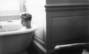 Robyn Instagram - This is what I'm doing for the holidays. Seriously.  
  
Photo by @p_k_l_b