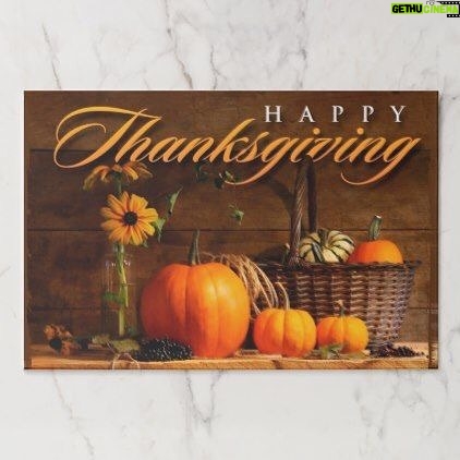 Robyn Brown Instagram - I hope you all have a wonderful Thanksgiving! I am so thankful for all my many blessings. God is good! #awonderfullife #thanksgiving2018 #lightandlove