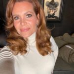 Robyn Lively Instagram – SWIPE to see my transformation from last years @michaelkors show! Pre argentumpopularumsensarum glow up! Before hair(Keepin my red @josephmhair) and make up (by the sublime @kristoferbuckle) And you know I always say, good l💡ghting is everything! Stunning jewelry by @lorraineschwartz never hurt nobody either ;) U want some of my best kept secrets?? @jergensus instant sun tanning mousse, @sally_hansen airbrush legs and @grandecosmetics eyelash serum! Game changerrrrs!  Ya WELCOME! 😘🔮