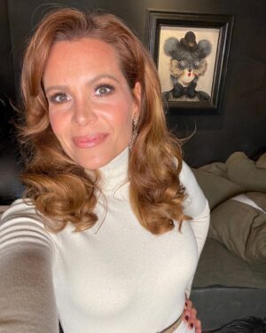 Robyn Lively Instagram - SWIPE to see my transformation from last years @michaelkors show! Pre argentumpopularumsensarum glow up! Before hair(Keepin my red @josephmhair) and make up (by the sublime @kristoferbuckle) And you know I always say, good l💡ghting is everything! Stunning jewelry by @lorraineschwartz never hurt nobody either ;) U want some of my best kept secrets?? @jergensus instant sun tanning mousse, @sally_hansen airbrush legs and @grandecosmetics eyelash serum! Game changerrrrs!  Ya WELCOME! 😘🔮