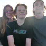 Robyn Lively Instagram – I can’t see through my tears 🥹 My little girl is 19! NINEteen?! I can barely stand it. You are such a gift to me, to this world! I’m in awe of you Cakey. You’re my best buddy and you light up my entire life! I can’t WAIT to see what this year brings! You have the world by the tail! I love you to the ends of the earth! Past the moon, the stars, and the aliens! HAPPY BIRTHDAY my one and only daughter! You are MAGICAL! 💝💐🥹🎈🎁