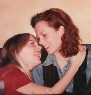 Robyn Lively Instagram - Con amore siempre… 
L’amour you like crazy! Happy birthday sweet sissy! You make my world a happier place. 💖🥳