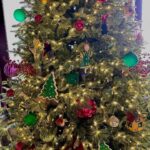 Robyn Lively Instagram – HAPPY HOLIDAYYYS! I’m dyiiing over my BH Balsam Fir tree LED and all the decorations from @balsamhill! I highly recommend u check out their huge SALE!! You can go straight to the items I have directly from the links in my stories! Their stuff is absolutely GORGEOUS!! Con amore siempre! 🎄❤️

Use code Robyn50off of $300 or more!

#balsamhill #balsamhillpartner #bhbalsamfir