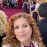 Robyn Lively Instagram – @wonkamovie 🍫💜🍭

#cottoncandyoompaloompa heads 🙌🏼 #wonkamovie