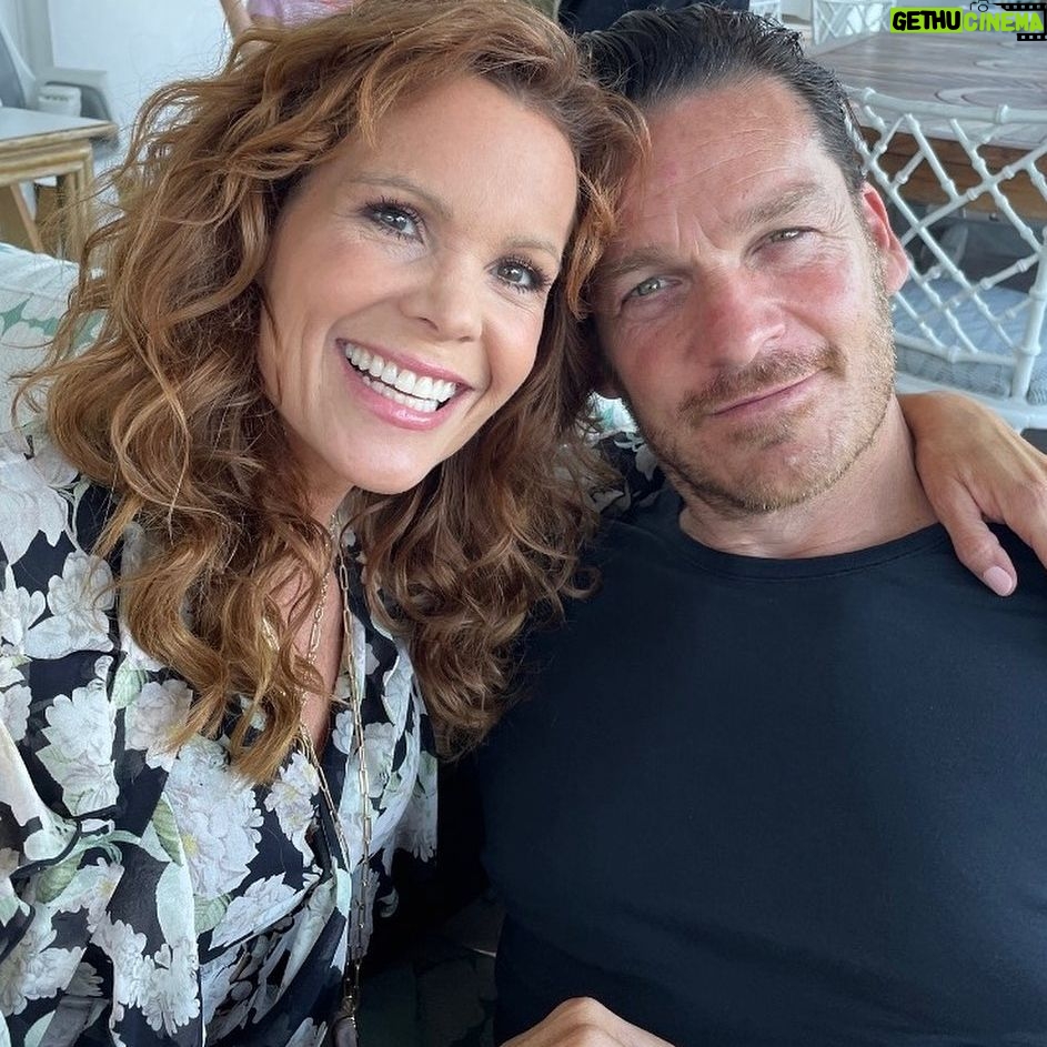 Robyn Lively Instagram - Then and now! Happy Valentine’s Day to my Valentine of 25 years! Whaaat?! Weird because we’re only a few years older than that. ;) Love you to the moon and back! Hope you all had a beautiful day! Much love! ❤️