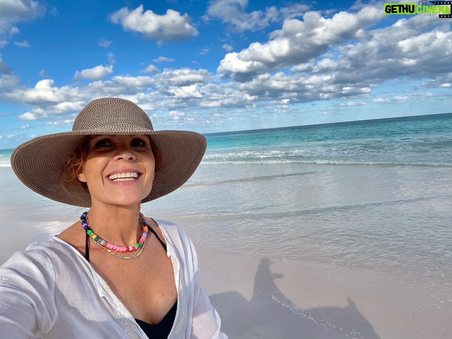 Robyn Lively Instagram - Had the actual best birthday! I mean what’s better than straight chillin’ in the Bahamas, then heading to the south for dipped cones and chatting with the locals at the DQ and playing my favorite tunes on the jukebox while eating the entire menu at the Waffle House?! Thank you to EVERYONE who went out of their way to make me feel so cherished and loved! What a gift! And thanks to all of you here who always, always show me nothing but kindness and support 🥰 You’re just the best! If birthdays didn’t mean I was getting older I’d want to have them all the time!! 🥳