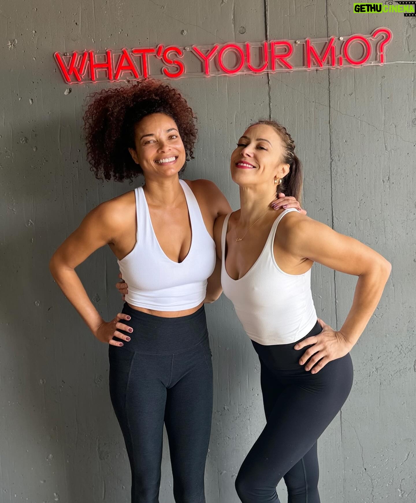 Rochelle Aytes - 2.8K Likes - So I’ve been telling @marlynortiz for over a month that I would take her rebrand class! No more procrastination! Thank you for busting my butt! 🤣Such a fun class! I will be back! @m.o.danceandfitness
#purchasecollegealumni #dancersforlife