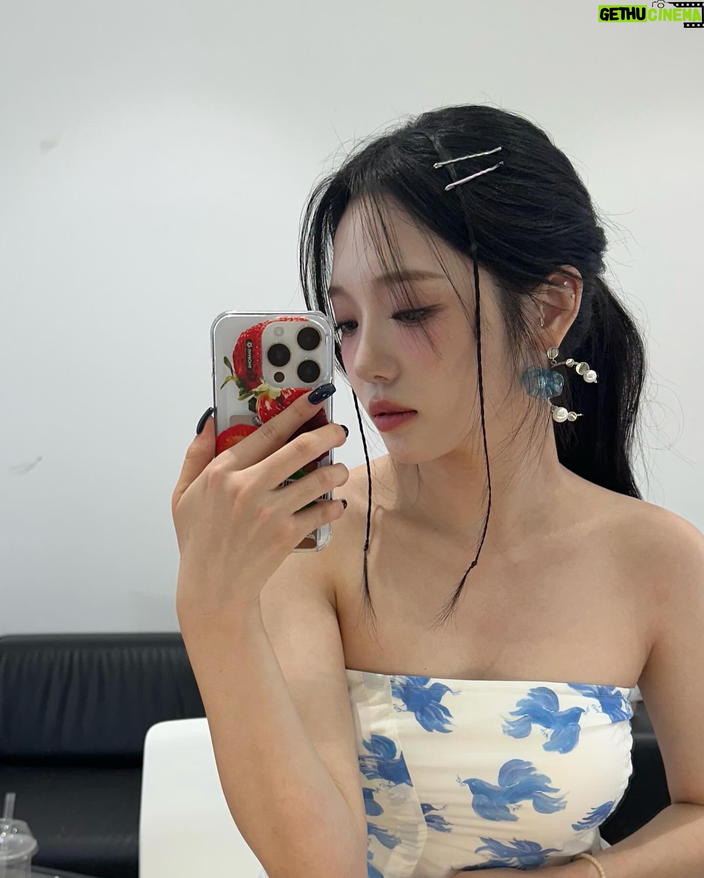 Roh Ji-sun Instagram - 2024 Season's Greetings🎀🩰🤍