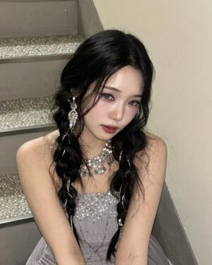Roh Ji-sun Instagram - 2023 안녕 2024 안녕