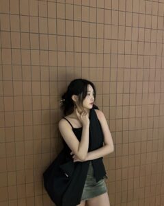 Roh Ji-sun Instagram - 엄청 커다란 모기가 나의 팔을 물었어!