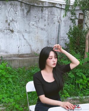 Roh Ji-sun Instagram - 더워!