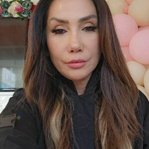 Rojin Instagram - Ez çi bejim kesên ajalekî daleqîne gelo mirove?ew kucike bêdeng bê guneh u tijî heskirin u wefa hun cawa dikujin cawa???😭😭 Kesên dilxwaz u dilqenc banga min ji we reye min dest bi projeyêkî kir DESTEK BÊ DENG DU DEST BI DENG ev proje xesandina ajala u xwedikirina wane bo yekem car min heqqe dermanen 200 ajalan da ez bahwerim gellek kes we bixwazin alikarbin go em berdewam wan bixwesînin ez gellekî spasîya @khailny dikim ew nebuna nedibu spas bo @gonulluvet.der #doglover #erbil #hewler#kopek #animal #animalrights #hayvanhakları #barinak #hayvansever #