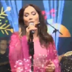 Rojin Instagram - Sersale em lı tv ya Gell in Halk tv  bı hevıya saleki xweş geş bi aşiti tenduristi arami 🌹🌹🌹♥️♥️Yılbaşı akşamı halk tv ekranlarında olacağız. Yeni yılın tüm herkese sağlık,mutluluk getirmesini, savaşın olmadığı barışın egemen olduğu bir yıl olmasını diliyorum. herkese mutlu yıllar... #halktv #rojin #happynewyear #2023 #rojinofficial
حفلة رأس السنة٢٠٢٣ انتظروني على قناة خلك tv(الناس) ليلة رأس السنة وكل عام وانتم بألف خير وصحة وسلامة على الجميع
