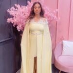 Rojin Instagram – Sari sari kimin yari @serpil__fashion_vip  cok tesekkur ederim konser kiyafetimin  sponsorum sevgili Ferman basarilarinin devamini diliyorum🌹❤️ez spasiya kak Ferman dikm sponsore cilbu berge min ye konsere #beytuşebab #koyunkırpma #sirnak #istanbul #music #livemusic #perform #