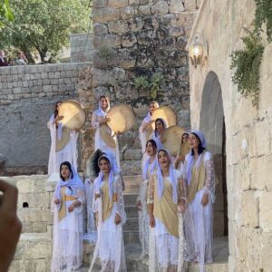 Rojin Instagram - GELİYE ŞENGALE ,KEÇEN ŞENGALE ,ME REZ LI HEMU AYİN U PİROZİYEN EZİDİTİYE HEYE Jİ BER GO EZ Jİ EZİDİME ! KURD HEMU Jİ Bİ ESLE XWE EZİDİNE 🌹👏🏻SEDSALA 7 DE DERBASİ OLA İSLAME BUNE !!!KLİBEKİ XWEŞ U SERKEFTİ ÇEBU PİŞTGRİYA KEÇEN ME BIKIN EW SERKEFTİ BİBİN ME KAREKİ MİROVAHİ U XERE KİRİYE 🌹🌹 SPASİYA HEMU KESİ DIKIM MİR DASİN MİR HAZIM U HEMU XIZMETKAREN LALEŞ U BABA ÇAVUŞ ♥️♥️♥️♥️♥️HER Hebin #womanrights #humanitarian #yazidi #support#kadın# #insanhaklari #kadınaşiddetehayır #