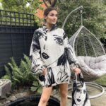 Roksana Janiszewska Instagram - Hey Nana…🍓 I’ve just posted a new video where I bought every Instagram ad for a week! One of the brands was @vendetta.archive who very kindly gifted me this gorgeous NANA jumper and tote bag! 😍 If you wanna win one for yourself they’re actually giving both of these away on their Instagram! ✨ #nana #nanaanime #gifted #anime