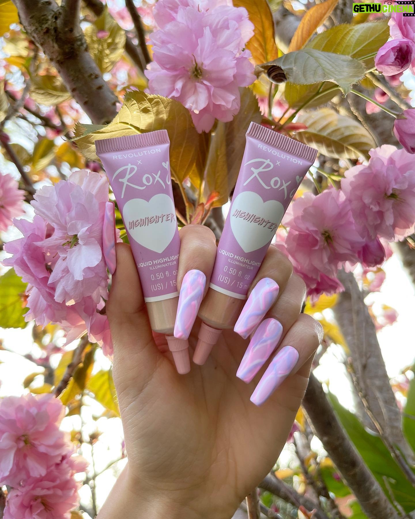 Roksana Janiszewska Instagram - If you’re obsessed with pink you will love the Roxi x @makeuprevolution Cherry Blossom Collection 🌸 swipe across to see the swatches 😍 #makeup #makeuprevolution #revolutionxroxi