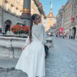 Roksana Janiszewska Instagram - Frolicking around Bern 🏰🇨🇭 little dump from the last few days, just being a wholesome wife 🥰