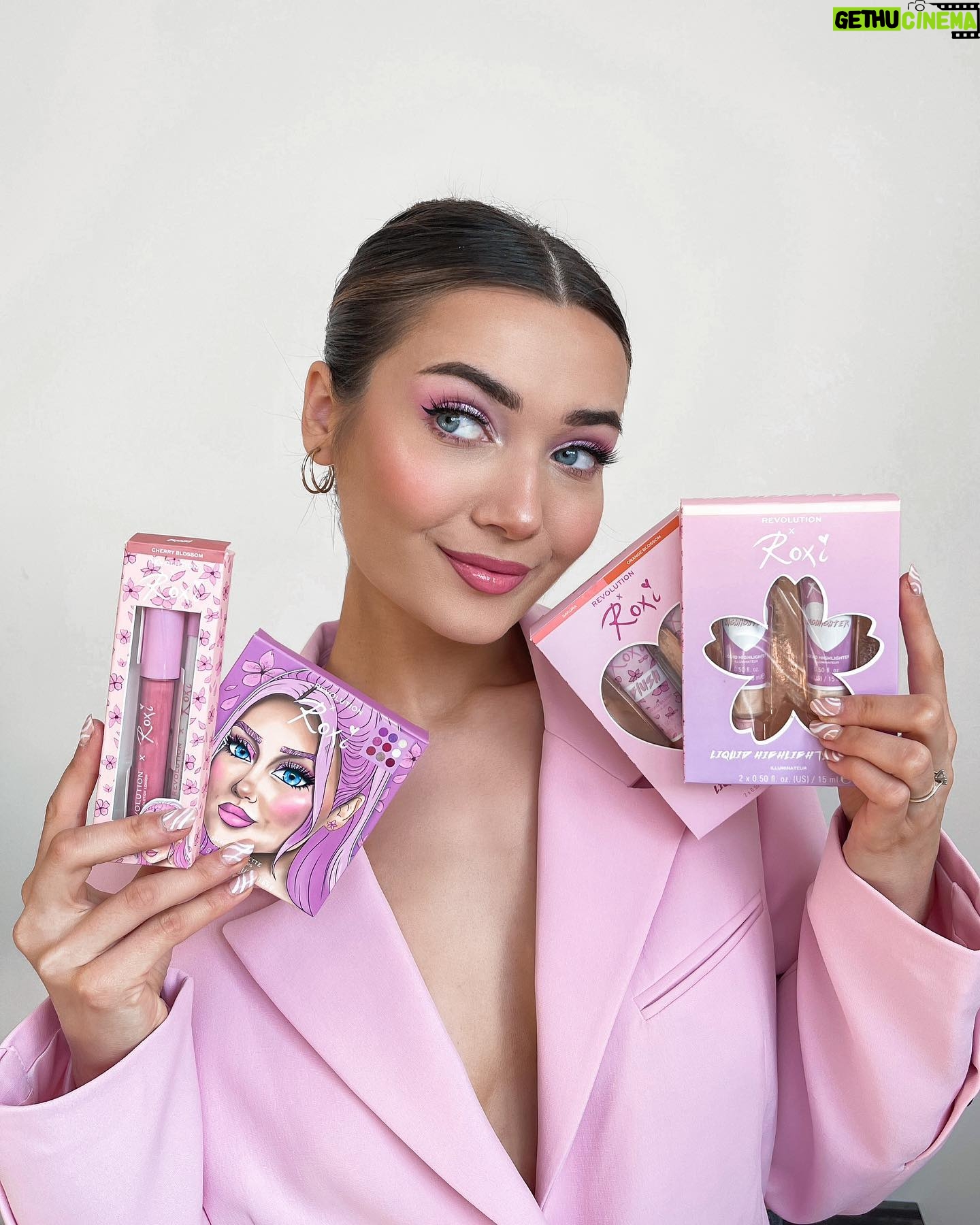Roksana Janiszewska Instagram - CHERRY BLOSSOM SEASON IS HERE 🌸 Bringing back these beauties into my makeup routine! They’re currently on sale on @makeuprevolution 😘 (link in my stories / tagged on post)