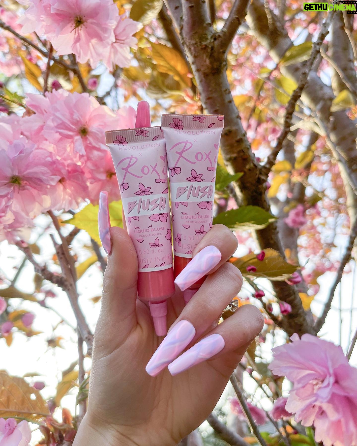 Roksana Janiszewska Instagram - CHERRY BLOSSOM SEASON IS HERE 🌸 Bringing back these beauties into my makeup routine! They’re currently on sale on @makeuprevolution 😘 (link in my stories / tagged on post)