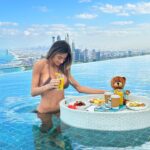 Romina Pierdomenico Instagram – La vera esperienza non è stata la colazione in ammollo … ma salire al 77’piano 🤣
Voi soffrite di vertigini?🤪 Aiutoooooooo