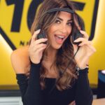 Romina Pierdomenico Instagram - Amiciiiiii oggi è ripartito il trenino dei “105 Friends” 🚂 Chi viene on air con noi?😜🎧 @radio105