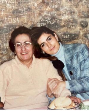 Romina Power Instagram - Oggi e’ la festa delle mie due mamme. Vi penso entrambe con tanto tanto amore 🫶🫶❤️