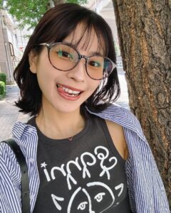 Ron Monroe Instagram - 『POTETE』ジュエリー @potete_potete 2024 年 5 月 25 日(土)～26 日（日） POP-UPを開催いたします 会場⌓‿⌓ so1（エスオーワン） 住所：東京都渋谷区神宮前6-14-15 ちなみに　ショートヘにすると、毎日自撮りがやめません。本当に気に入っています。 サングラス 🕶️ @zoff_eyewear