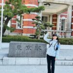 Ron Monroe Instagram - 《ロンノアウトドア日記》 東京山手線ハイキング 人生で初めて45キロ以上歩いた、まるでフルマラソンの距離だった、私にとっては挑戦だった。 今回のコースは、日本でとても有名な電車路線であるJR山手線を巡るものです！距離はおよそ40キロから50キロで、30の駅を通ります！ 普段は電車で2〜3分しかかからない距離が、歩いてみると意外にも大変でした！朝から夜まで歩き続け、各駅で異なる雰囲気を感じることができました。これは日本や東京をよく理解する良いチャンスでした！とても楽しかったです^_^ @salomon_japan #山の手線チャレンジ #ハイキング #日本の風景 #アウトドア #シティーウォーク #citywalk #salomonsportstyle