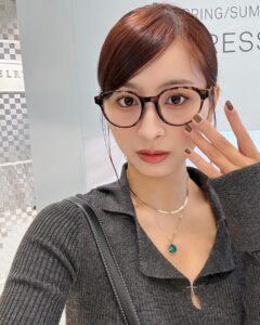 Ron Monroe Instagram - @starjewelry_press SPRING/SUMMER COLLECTION 2024展示会にお邪魔しました 今年のアクセサリーもとても可愛いです💎 色とりどりの宝石のペンダントは春にぴったりで、デザイン性のあるシルバーのアクセサリーは私の最近のお気に入りで、夏にぴったりです。 もう春と夏が来るのが待ちきれません、外出して楽しむのが楽しみですね #starjewelry #スタージュエリー