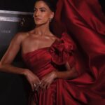 Rona-Lee Shim’on Instagram – מתקדמים אל עבר הגמר בצעדי וואלס עצומים.
הכל הפיך עד השניה האחרונה.
רבע גמר יוצא לדרך! ערב דרמטי לפנינו✨
@dancing.with.stars.il
@keshet12
GLAM BY
Styling: @mazalhason
Make up: @adammechaly
Hair: @edenyeru
Dress: @omermichaelofficial
Bling: @hstern_israel
@add_ca
@keren_bartov
@ato.clinic
@moshiktako